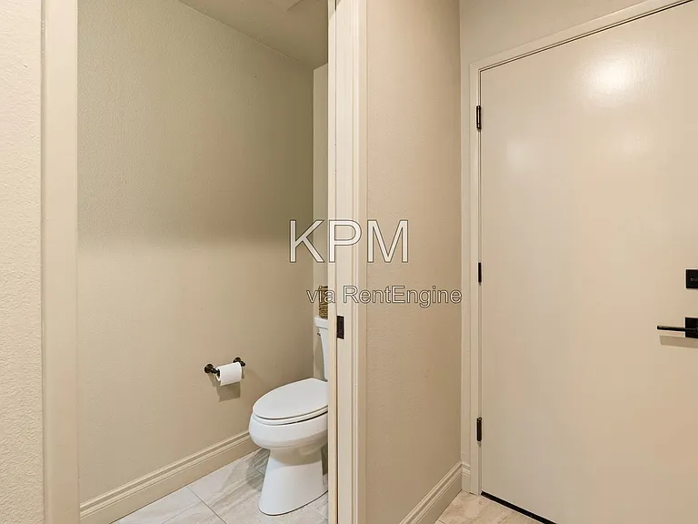 3342 Cove Cir — Photo 50