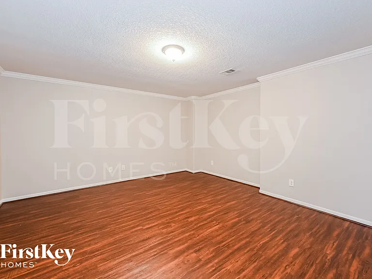 4822 Jarl Ct — Photo 9