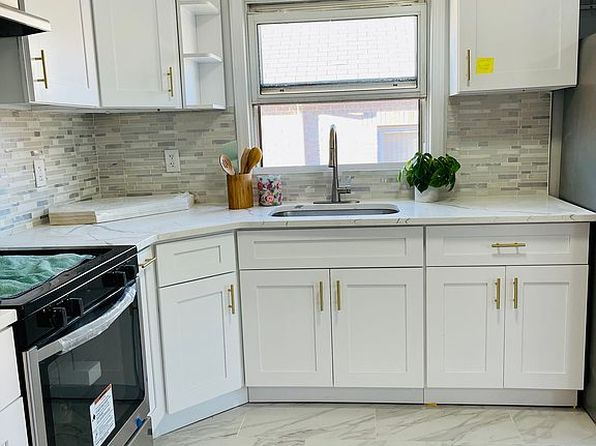 42-24 164th St