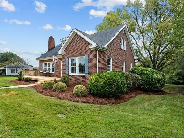 1308 E Meadow Rd, Eden, NC 27288