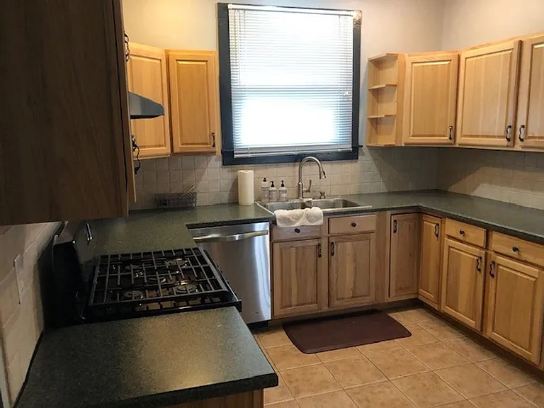 2717 N Fillmore St — Photo 11