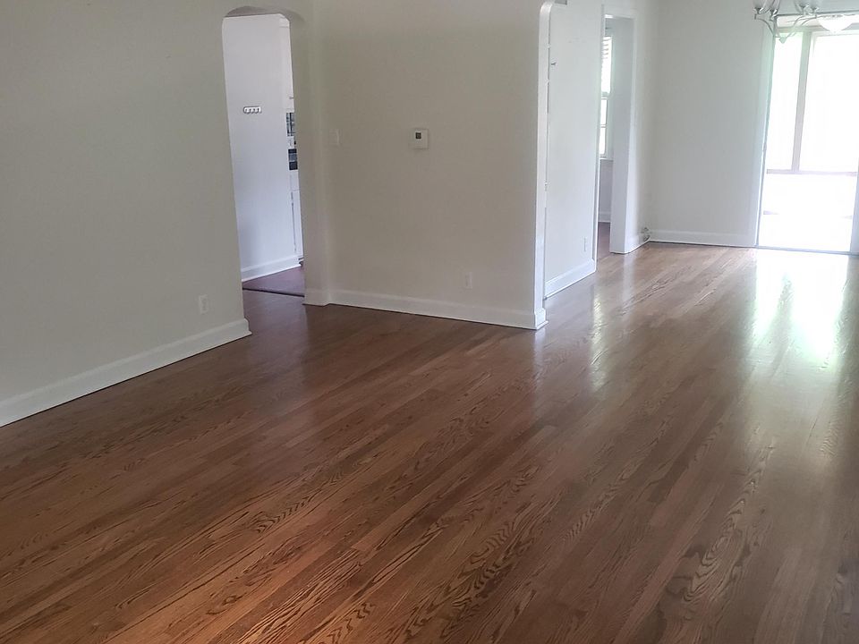 1st image of 832 Windsor Ct