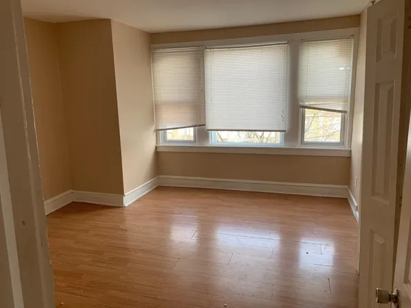 2556 S 61st St, Philadelphia, PA 19142