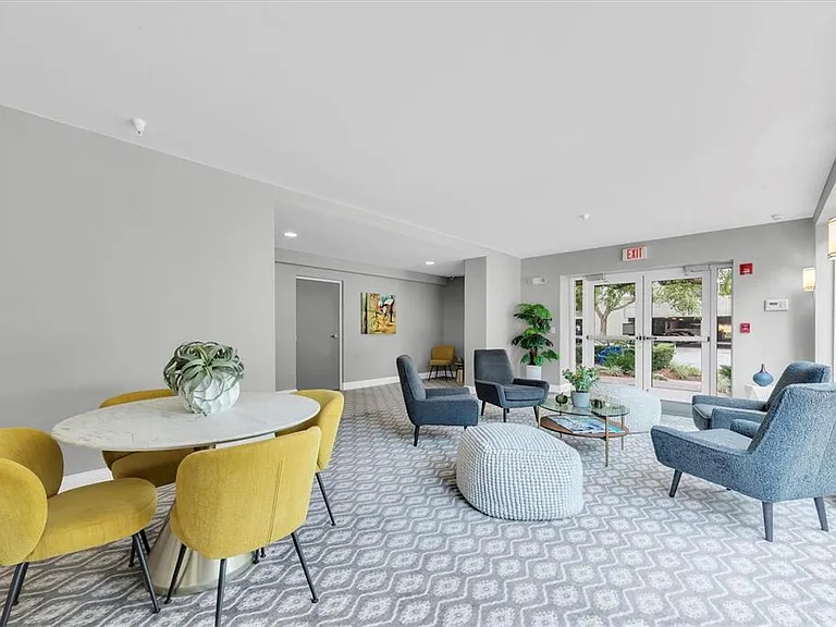 210 5th Ave S #403 — Photo 4
