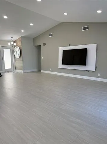 18818 Cloud Lake Cir — Photo 4