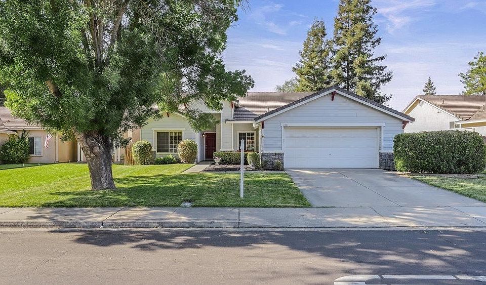 1st image of 2733 Briarcliff Dr