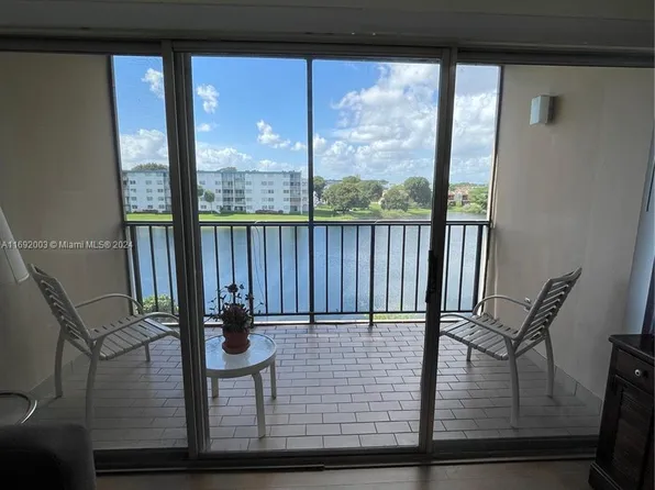502 NW 87th Ave APT 407, Miami, FL 33172