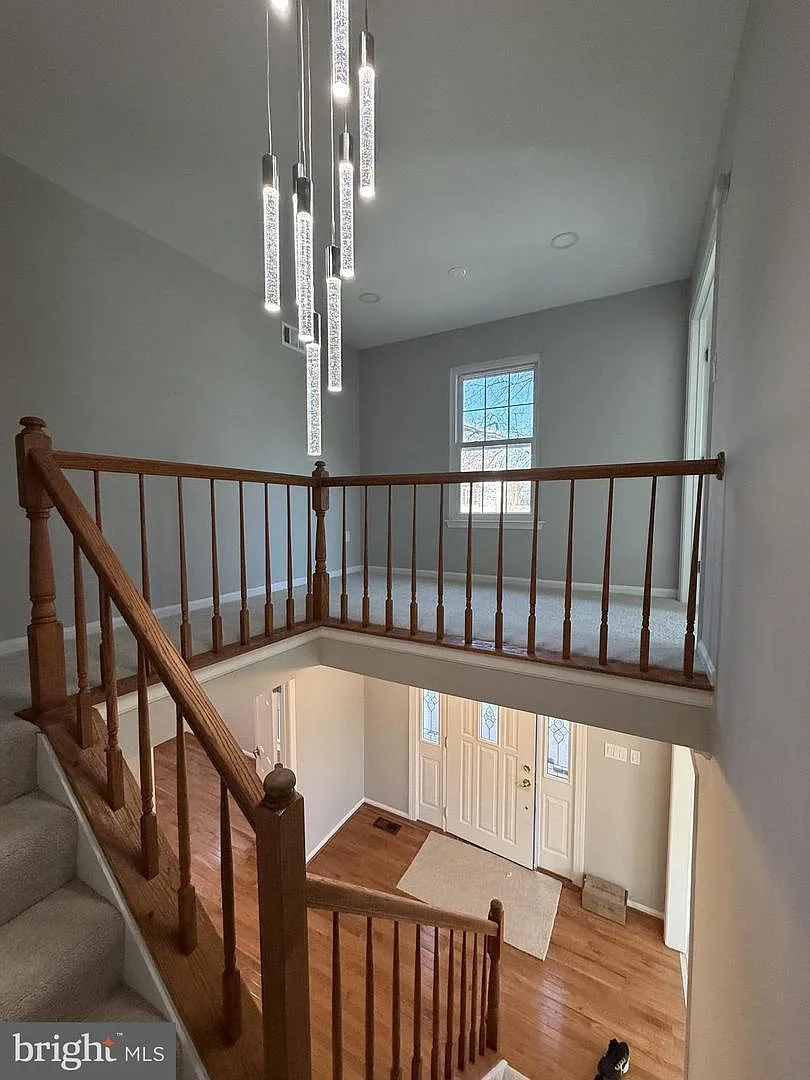 5 bed, 4346 sqft, $4,500 — Photo 2