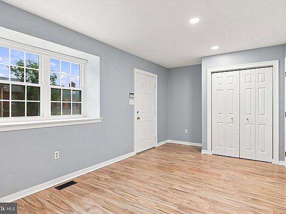2nd image of 621 Coates Ln