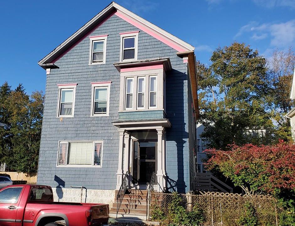 2nd image of 131 Chestnut St