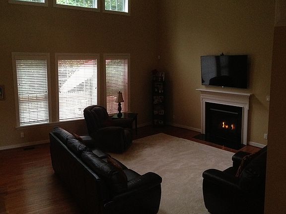 3rd image of 108 Doyle Ct