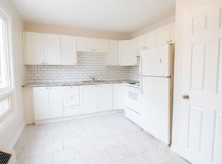 19 Page St #8, Saint Catharines, ON L2R 4A4