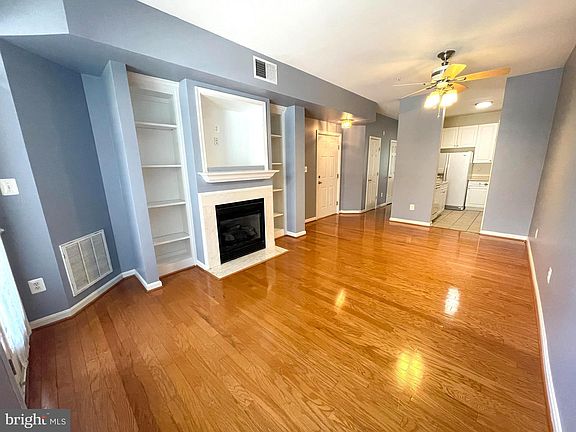 2nd image of 2664 Manhattan Pl Unit 3/104