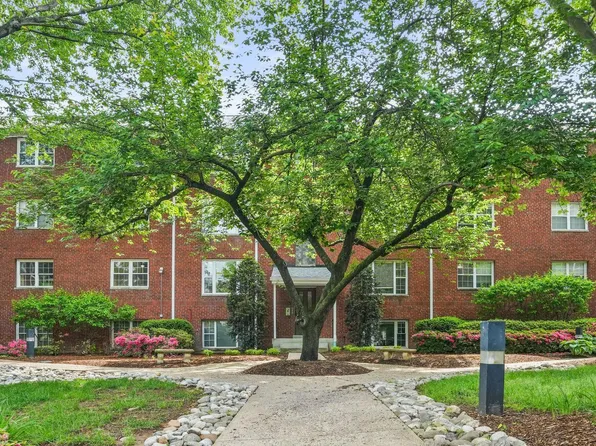 1425 N Nash St #104, Arlington, VA 22209
