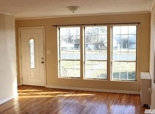 49 Western Concourse, Amityville, NY 11701