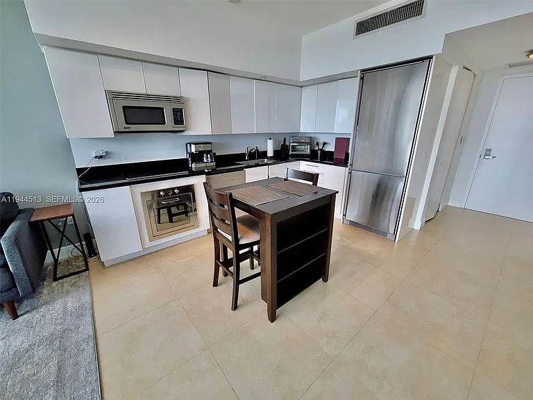 92 SW 3rd St #1808 — Photo 7