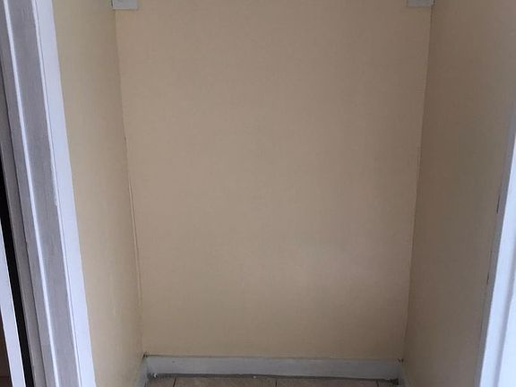 5th image of 1525 NW 1st Pl #13