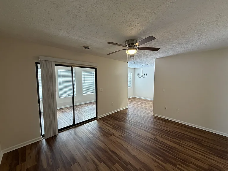 Commonwealth Senior Living at Radford — Photo 13