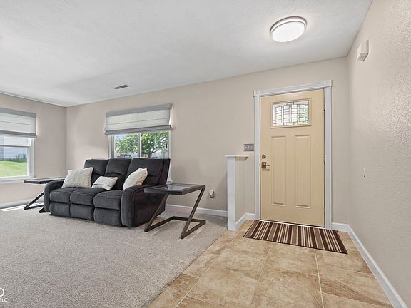 4th image of 435 Lake Shore Ct
