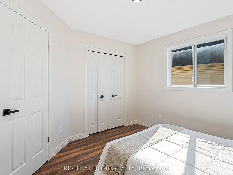 754 Hedgerow Pl — Photo 35