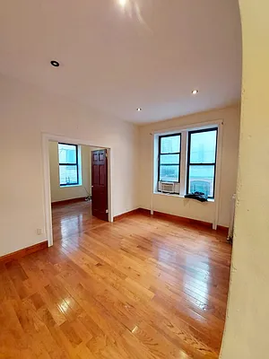 Rented by Executive Towers  | media 13