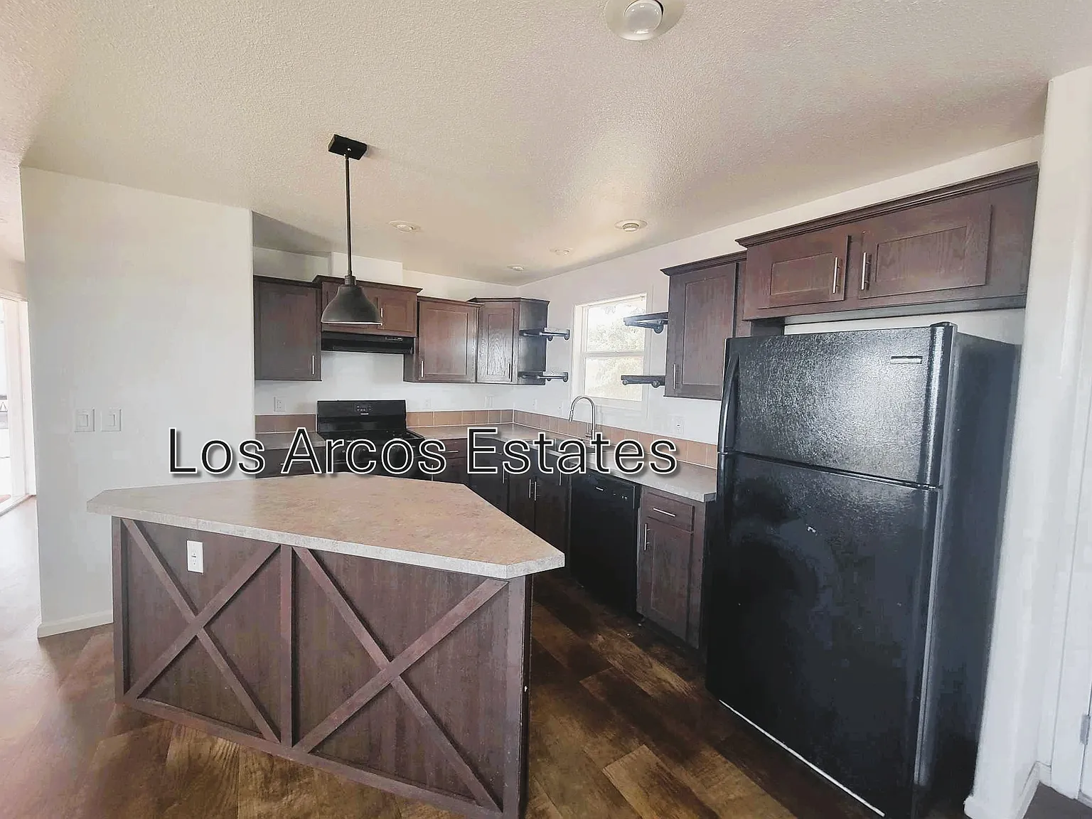 3 bed, 1056 sqft, $1,210 — Photo 4
