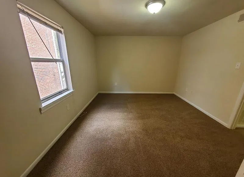 1 bed, 1.0 bath, $1,195 — Photo 2