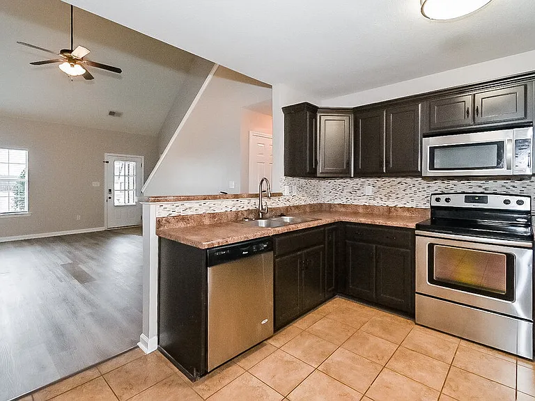 663 Buttermilk Dr — Photo 8