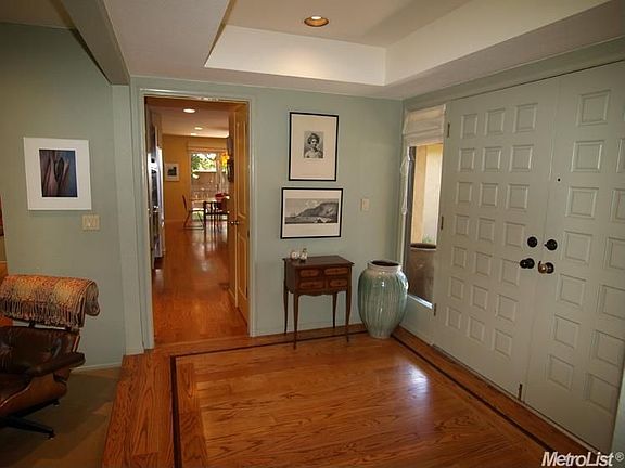 5th image of 1005 Shaftesbury Ct