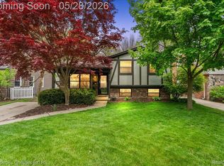 612 Royal Ave, Royal Oak, MI 48073