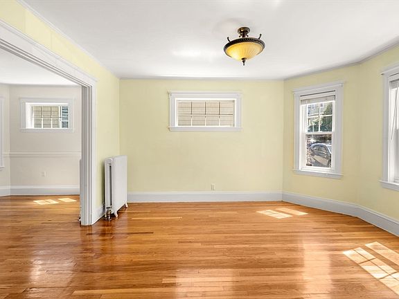 3rd image of 16 Woodlawn St #1