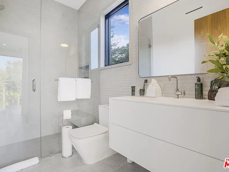 4246 Levitt Ln — Photo 37