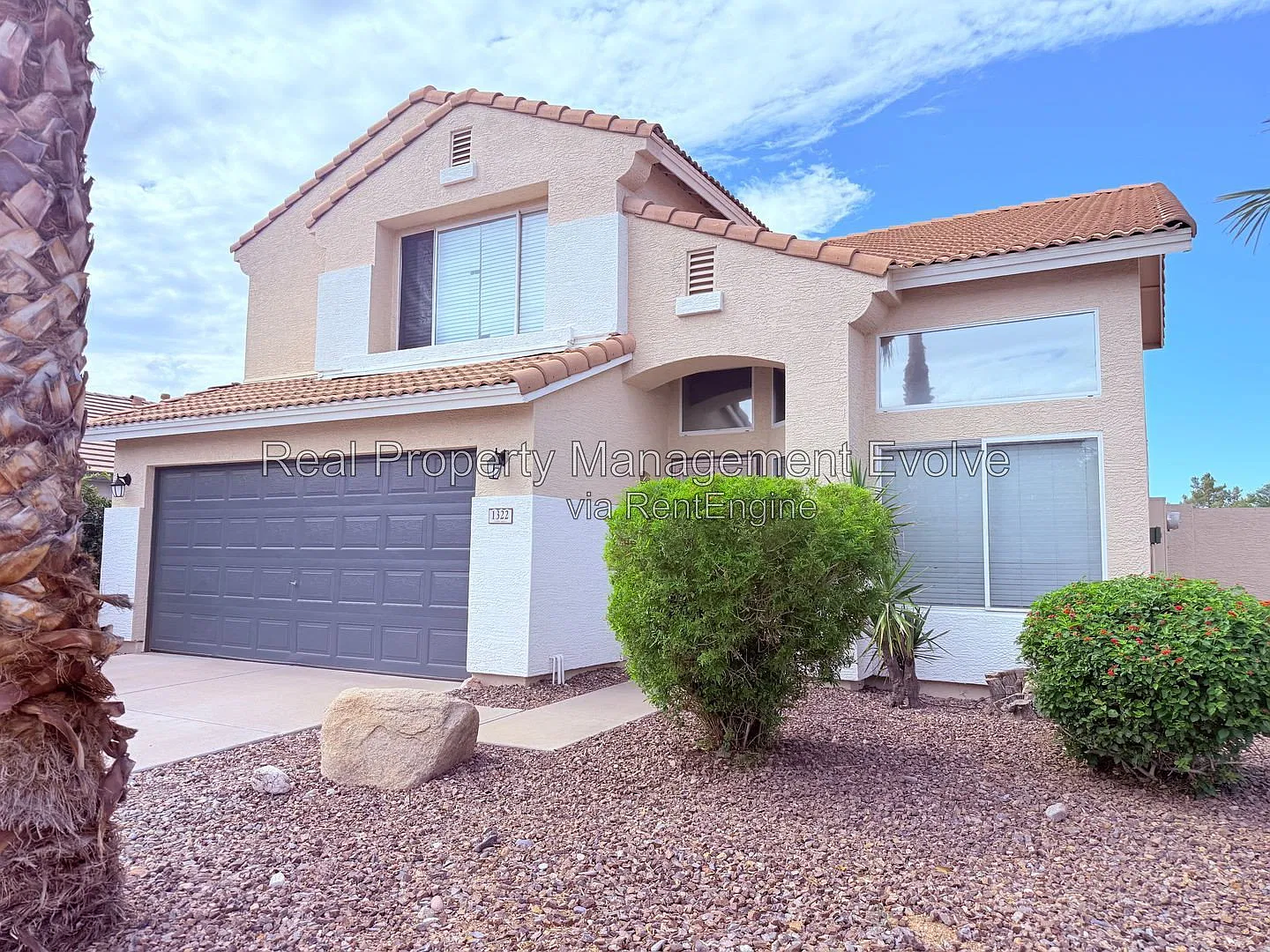 3 bed, 2.5 bath, 1944 sqft, $2,495 — Photo 2