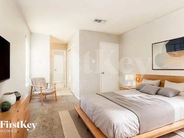 9131 Landry Blvd — Photo 15
