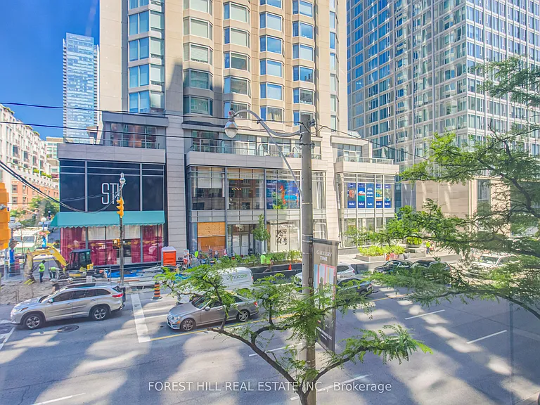 38 Avenue Rd #201 — Photo 32