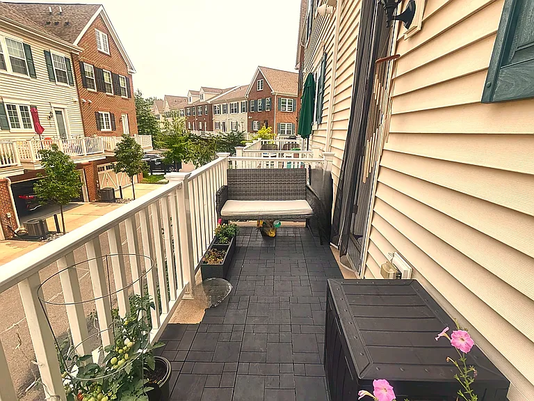44 Litchfield Ln — Photo 30