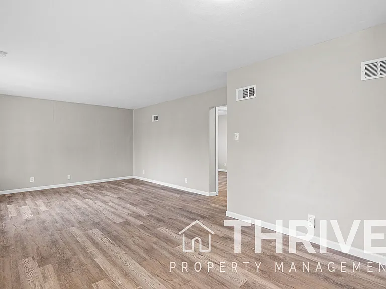 1068 Rainbow Dr — Photo 16