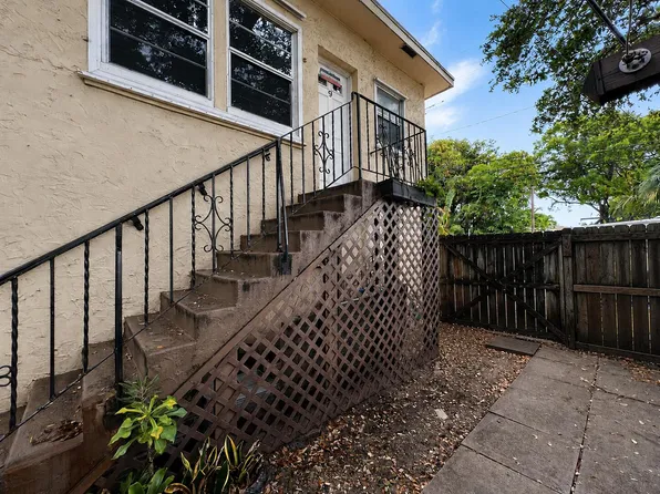 1857 Buchanan St #9, Hollywood, FL 33020