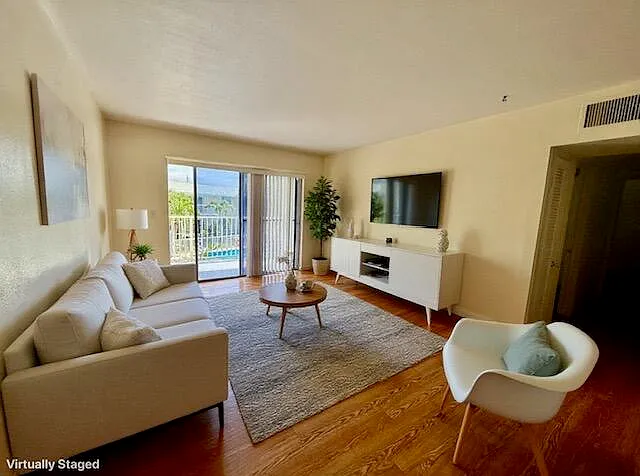 809 Hummingbird Way #7C — Photo 8