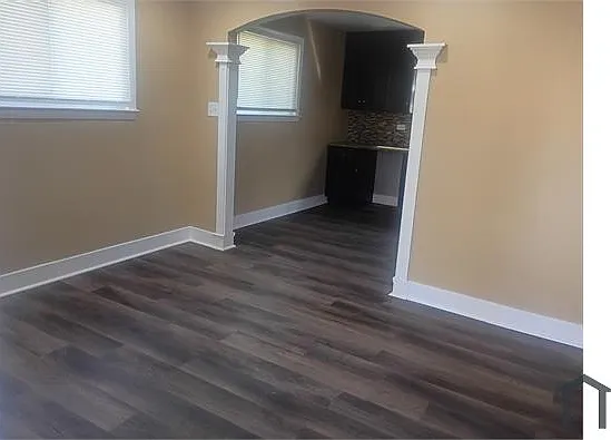 3 bed, 1000 sqft, $2,300 — Photo 3