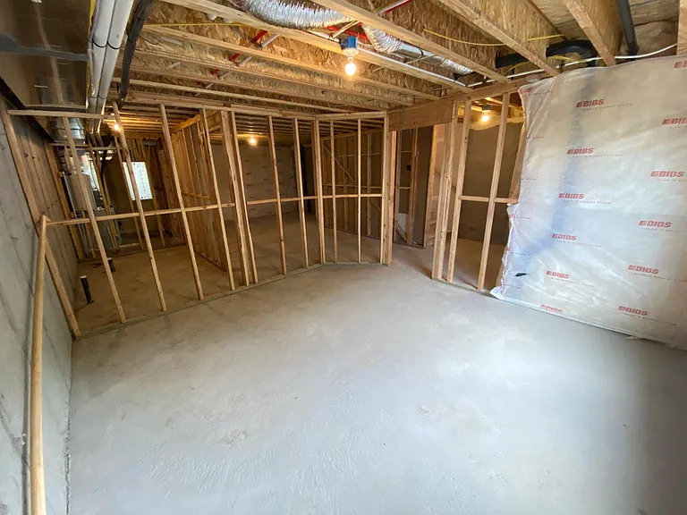 407 N 360 W — Photo 22