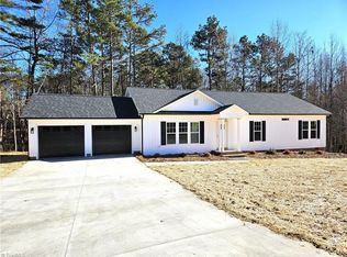 115 Norwood Forest Ln, Tobaccoville, NC 27050