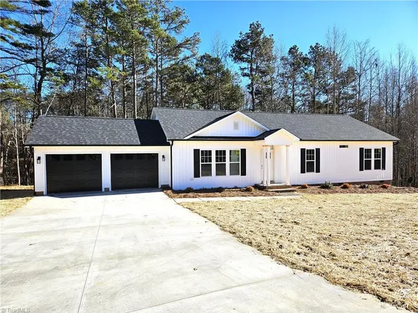115 Norwood Forest Ln, Tobaccoville, NC 27050
