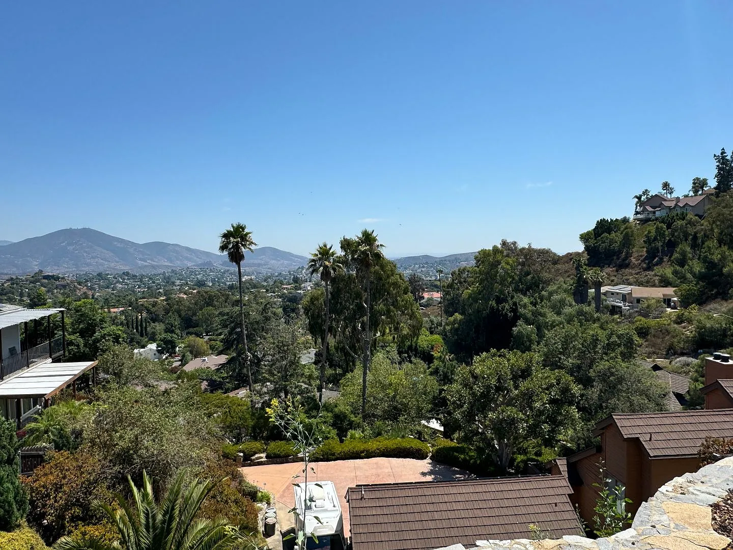 Beautiful Solar Powered View Home in Mt. Helix — Photo 4