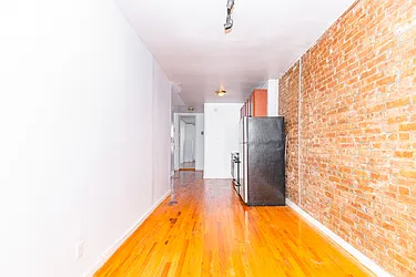 Rented by Rennit Inc.