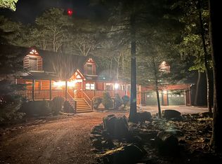 135 Song Mountain Dr, Tafton, PA 18464
