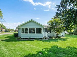 951 Brentwood St, Jenison, MI 49428