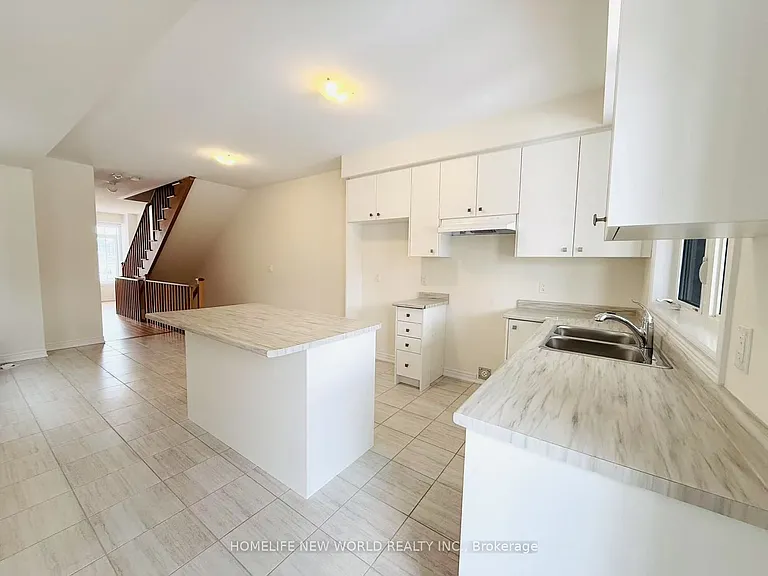 925 Crowsnest Holw — Photo 10