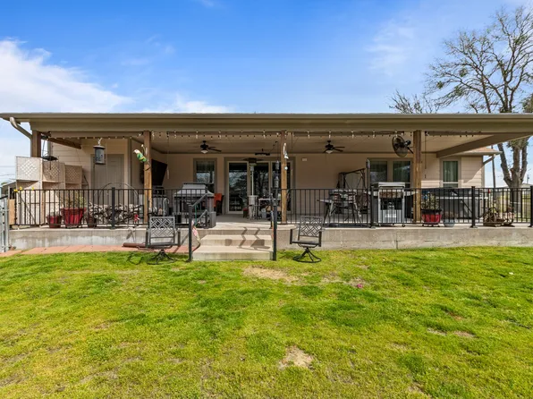 2312 Driftwood Dr, Tool, TX 75143