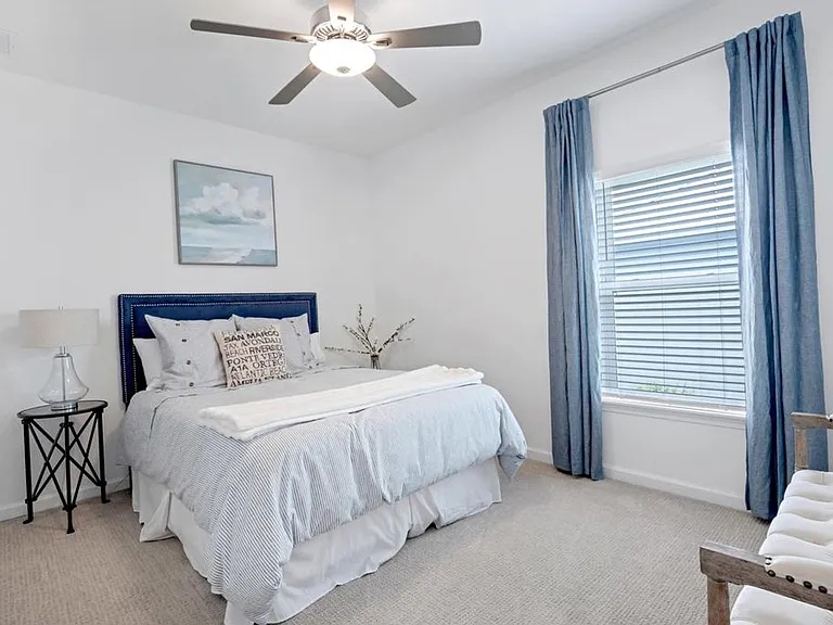 221 Marquesa Cir — Photo 33